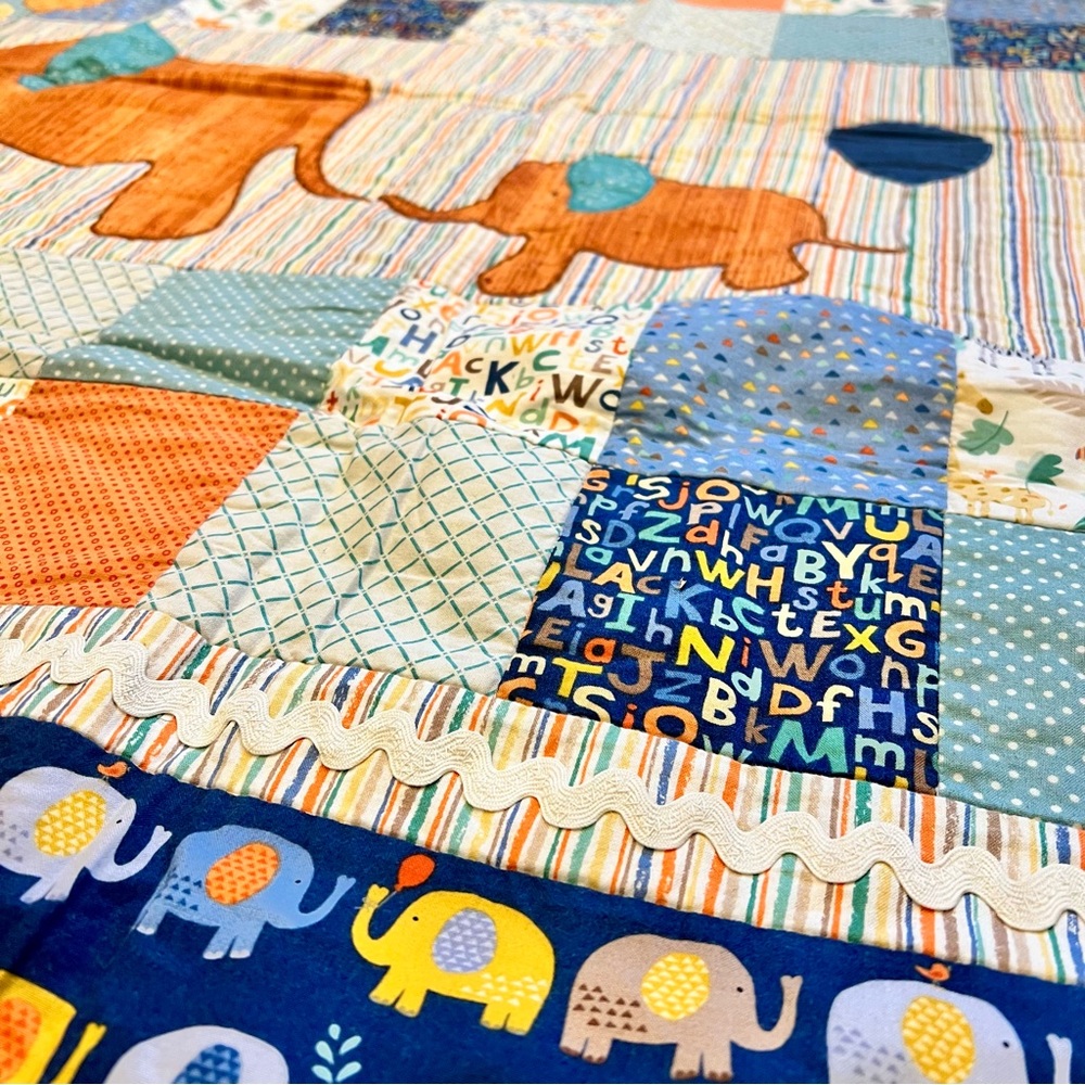 NEW Handmade Colorful Elephant Baby Crib Quilt 50x38 - Picture 3 of 6
